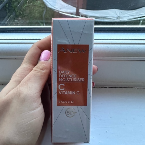 Avon Other - ANEW Daily Defence Vitamin C SPF50 Moisturiser, sun screen primer 3in1